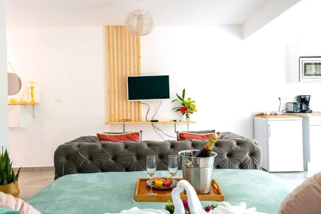 Apartamento Nuage & Cocon, Jardin, Wifi Et Parking Prive Fort-de-France Exterior foto